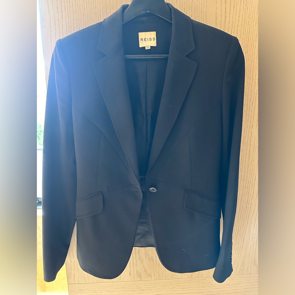 Reis’s size 6UK /USA size 2/Eur 34 black single breast blazer